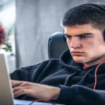 Esports Team Dynamik: Wie Kommunikation und Strategie den Sieg Beeinflussen